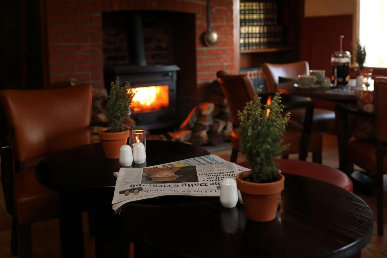 The Rising Sun Hotel Coltishall Exterior photo