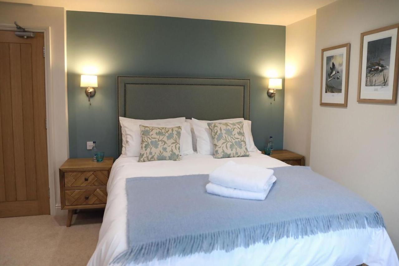 The Rising Sun Hotel Coltishall Room photo