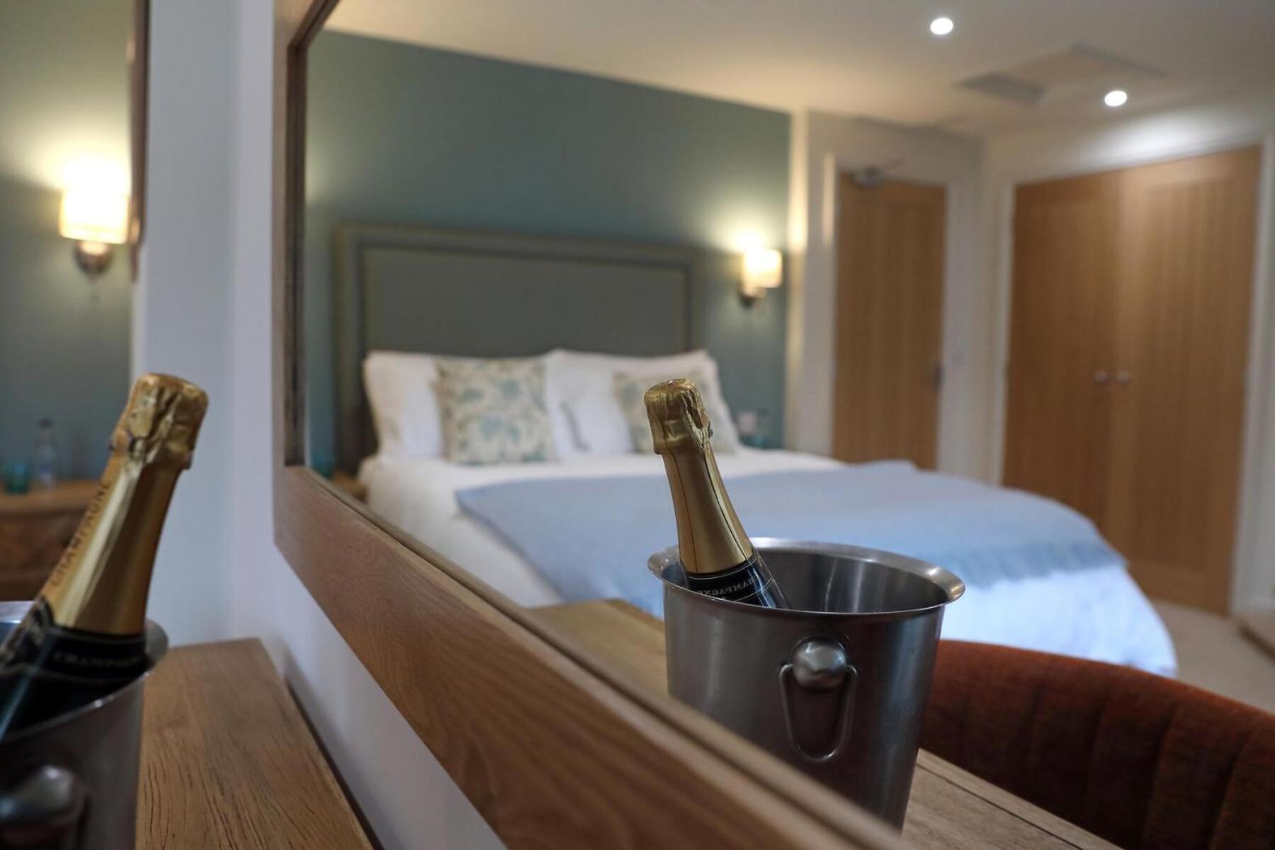 The Rising Sun Hotel Coltishall Room photo