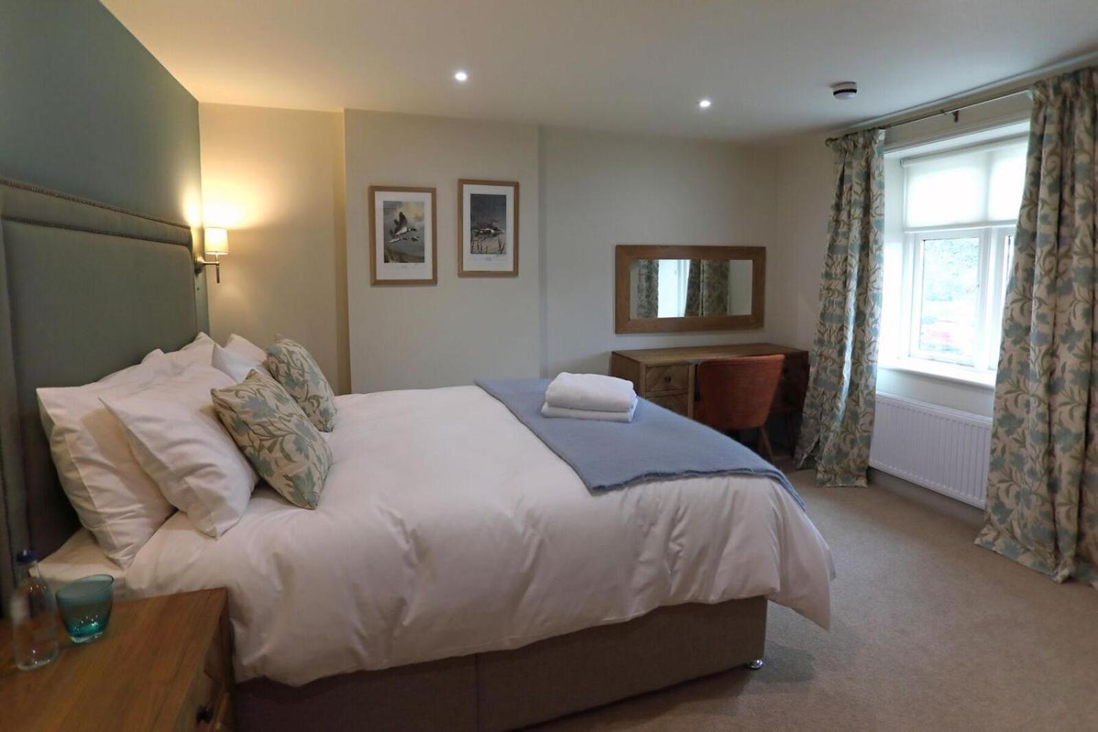 The Rising Sun Hotel Coltishall Room photo